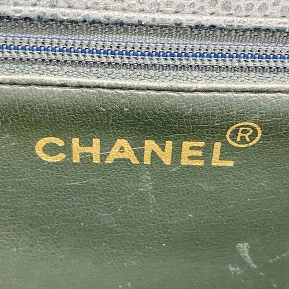 CHANEL Green Caviar Leather Shoulder Bag - Picture 5 of 13